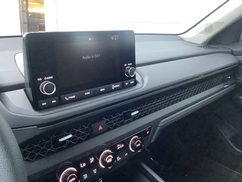 Used 2025 Honda Accord SE image 17