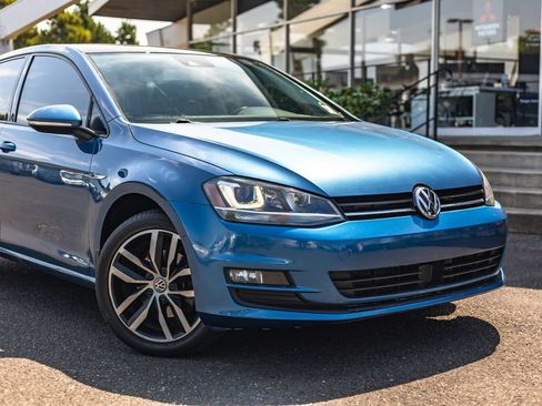 Used 2016 Volkswagen Golf SE w/ Lighting Package FWD image 3