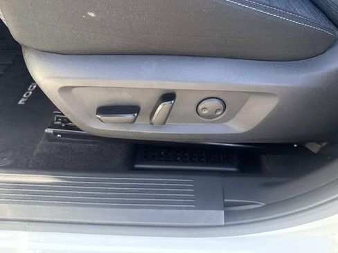 Used 2023 Nissan Rogue SV FWD image 18