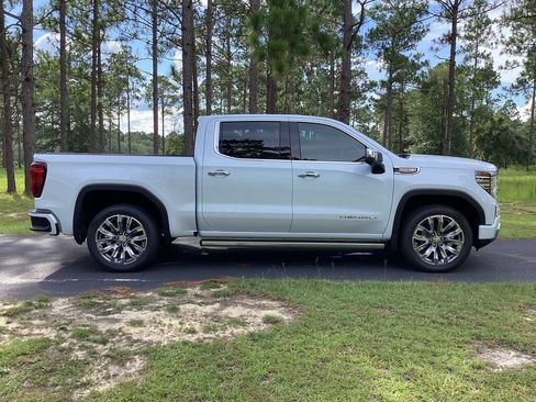 New 2026 GMC Sierra 1500 Denali w/ Denali Reserve Package AWD/4WD image 6