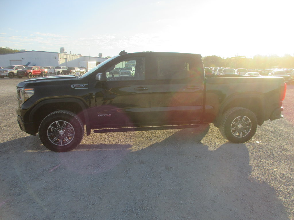 New 2026 GMC Sierra 1500 AT4 w/ AT4 Premium Package AWD/4WD image 9