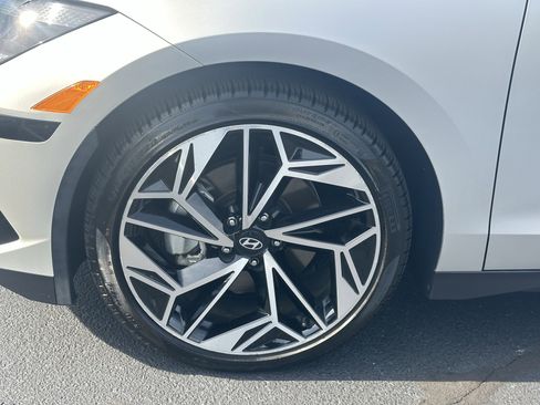 Used 2024 Hyundai Ioniq 6 SEL RWD image 11