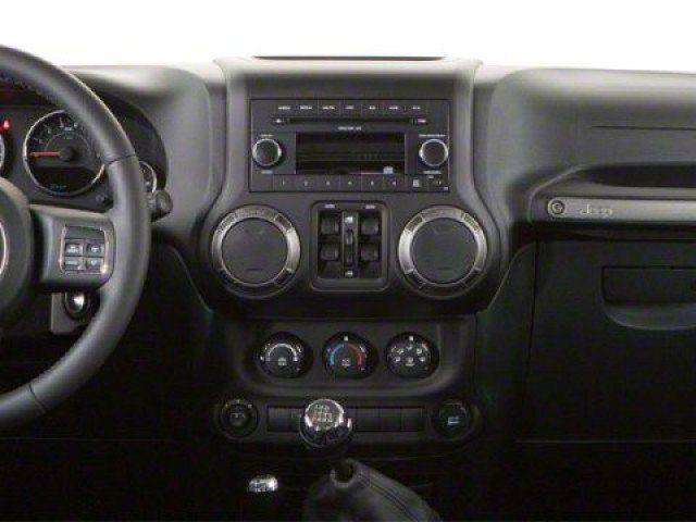 Used 2010 Jeep Wrangler Unlimited Rubicon AWD/4WD image 23