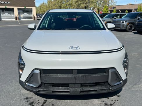 Certified 2026 Hyundai Kona SE image 3