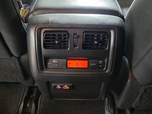 Used 2019 Nissan Pathfinder S FWD image 12
