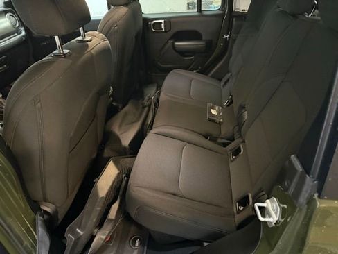 Used 2022 Jeep Gladiator Sport image 29