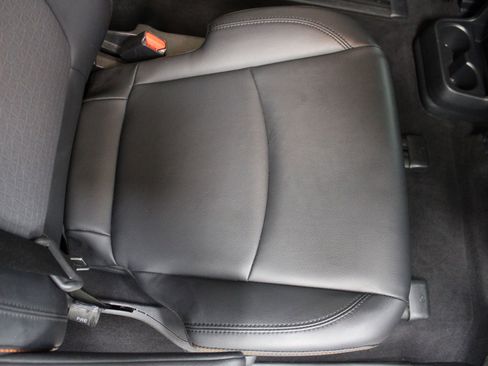 Used 2022 Toyota Sienna XSE image 25