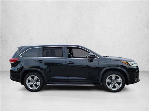 Used 2019 Toyota Highlander Limited image 4