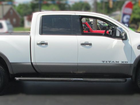 Used 2019 Nissan Titan Platinum Reserve w/ Platinum Utility Package AWD/4WD image 6