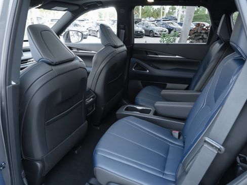 Certified 2026 INFINITI QX60 Sport w/ Dark Cargo Package AWD/4WD image 32