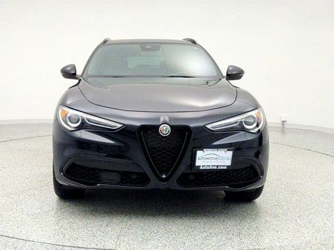 Used 2023 Alfa Romeo Stelvio Veloce image 2
