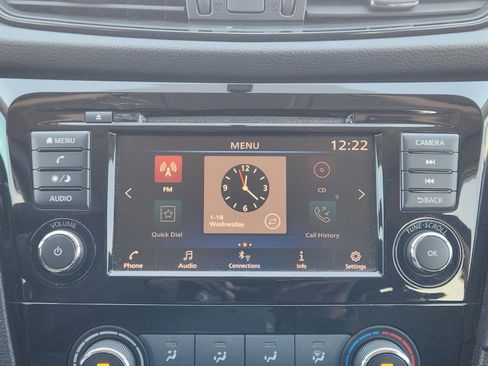 Used 2018 Nissan Rogue S image 17