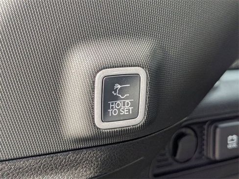 New 2025 Jeep Grand Cherokee Limited image 32