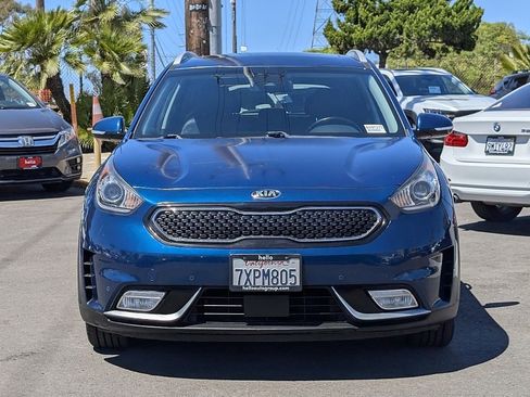 Used 2017 Kia Niro Touring w/ Advanced Technology Package FWD image 8