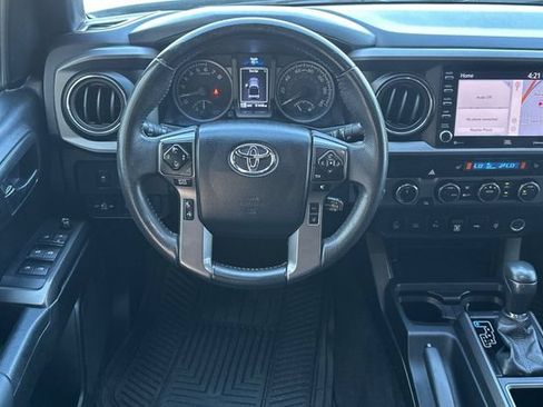 Used 2022 Toyota Tacoma TRD Off-Road w/ TRD Premium Off Road Package AWD/4WD image 15