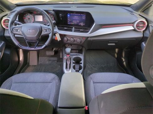 Used 2024 Chevrolet Trax RS w/ Sunroof Package image 23