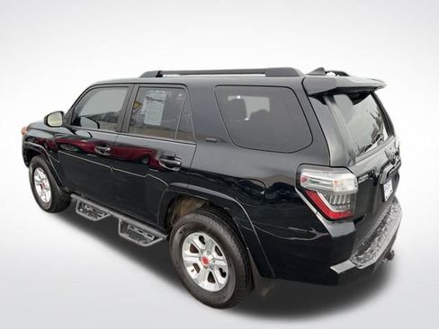 Used 2018 Toyota 4Runner 4WD image 3