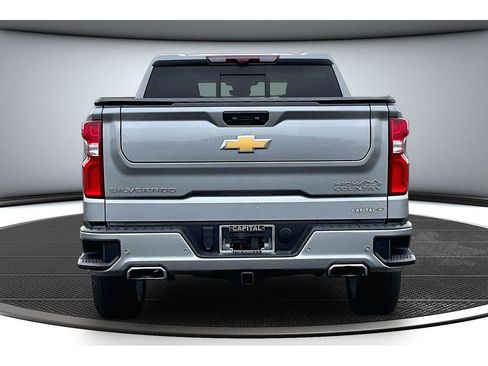 Used 2024 Chevrolet Silverado 1500 High Country w/ High Country Premium Package AWD/4WD image 5