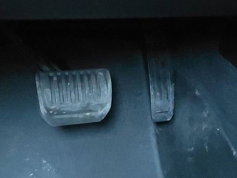 Used 2024 Jeep Grand Cherokee L Altitude image 44