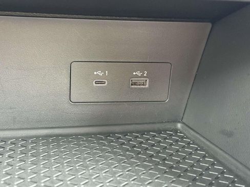 Used 2025 Nissan Pathfinder SV image 27