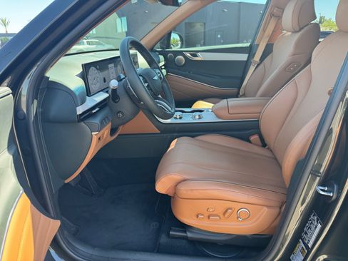 Used 2025 Genesis GV80 2.5T Prestige AWD/4WD image 14