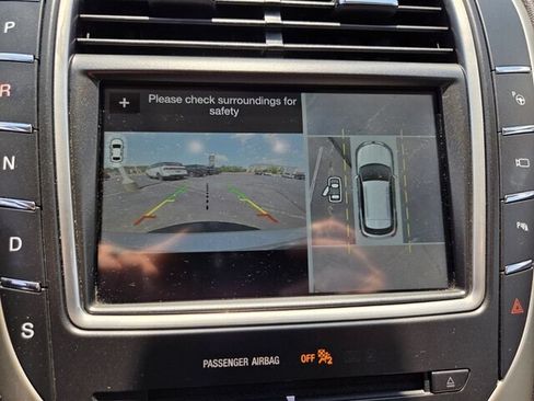 Used 2017 Lincoln MKX Reserve w/ Driver Assistance Package FWD image 23
