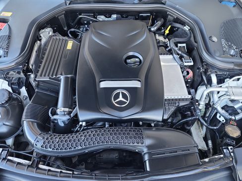 Used 2017 Mercedes-Benz E 300 4MATIC image 24
