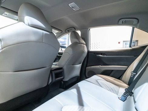 Used 2022 Toyota Camry SE w/ Carpet Mat Package (TMS) AWD/4WD image 14