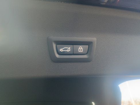 Used 2023 BMW X4 M40i image 11