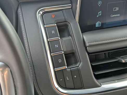 Used 2024 Chevrolet Tahoe LT AWD/4WD image 19