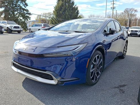 New 2026 Toyota Prius Plug-In Hybrid FWD image 3