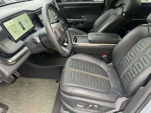 Used 2023 Rivian R1S Adventure image 18
