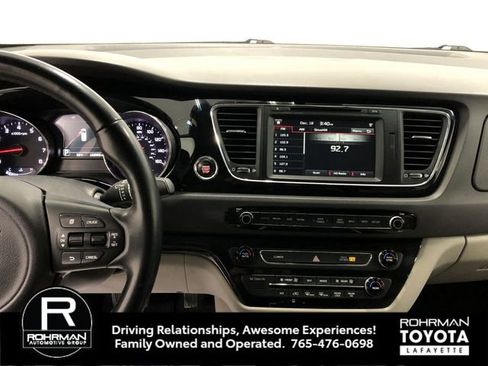Used 2016 Kia Sedona SX image 20