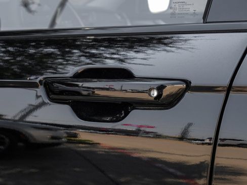 Used 2022 Jeep Grand Cherokee Laredo w/ Luxury Tech Group I image 51