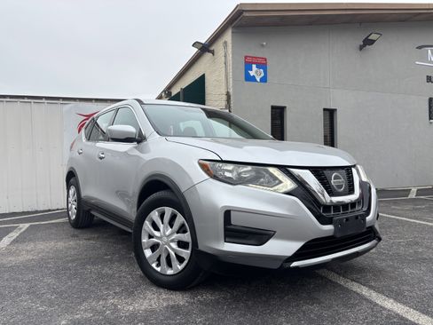 Used 2017 Nissan Rogue S image 10