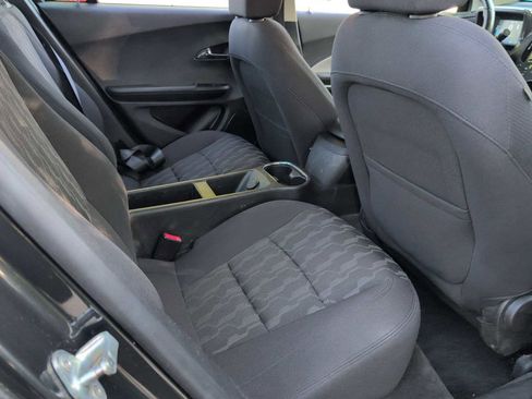 Used 2014 Chevrolet Volt w/ Enhanced Safety Package 2 FWD image 19