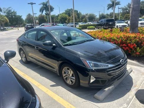 Used 2020 Hyundai Elantra SEL w/ Cargo Package (C1) FWD image 2
