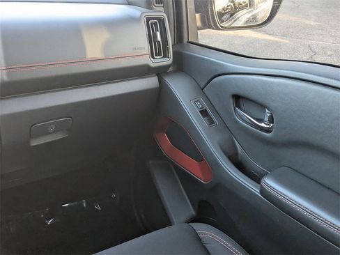 Used 2025 Nissan Frontier Pro-X w/ Pro Convenience Package image 18