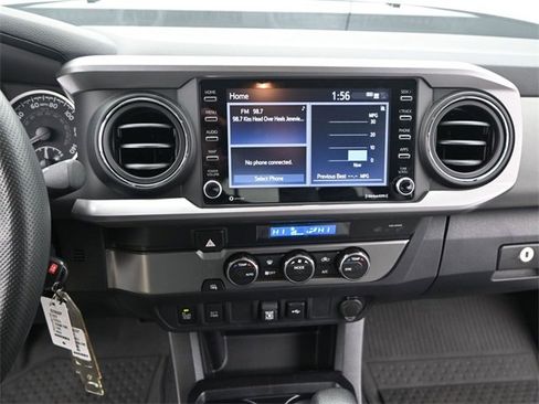 Used 2022 Toyota Tacoma SR5 w/ Technology Package image 8