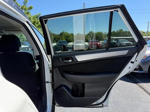 Used 2019 Subaru Outback 2.5i Premium AWD/4WD image 26