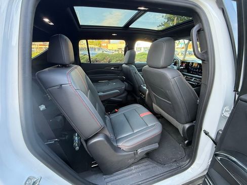 Used 2024 Chevrolet Traverse RS AWD/4WD image 13