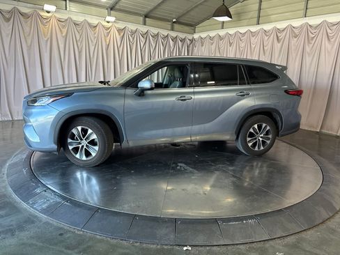 Used 2020 Toyota Highlander XLE FWD image 8