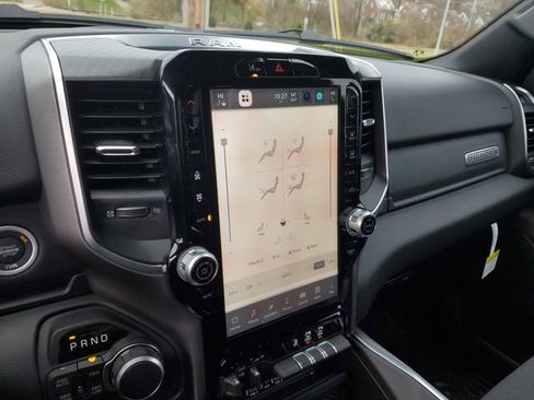 New 2026 RAM 1500 4x4 Crew Cab image 10