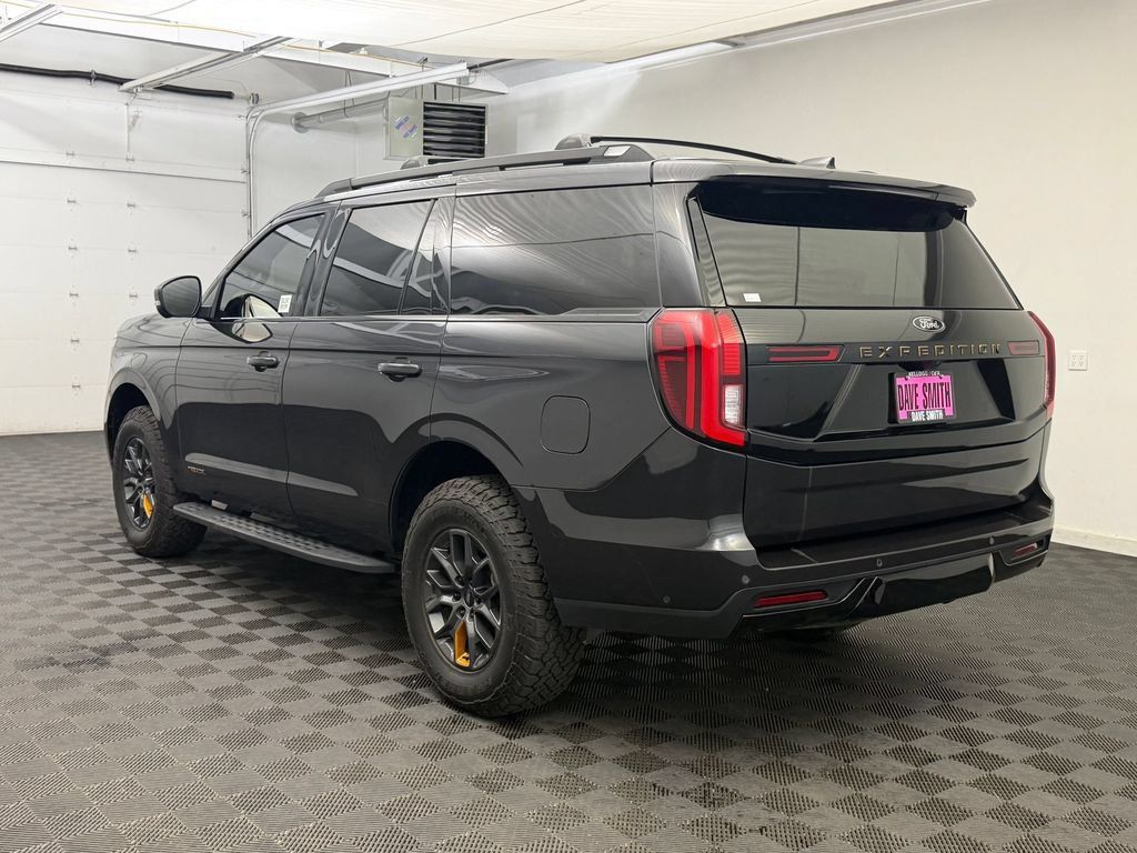 Used 2025 Ford Expedition Tremor AWD/4WD image 3