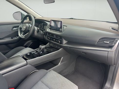 Used 2023 Nissan Rogue SV FWD image 20