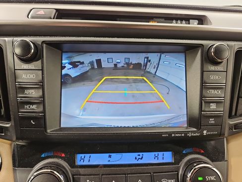 Used 2018 Toyota RAV4 Limited image 19