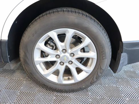 Used 2018 Chevrolet Equinox LS FWD image 16