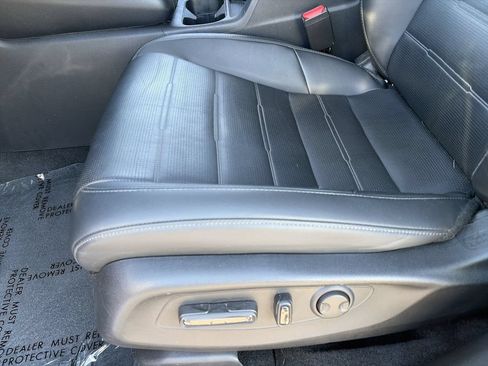 Used 2024 Honda CR-V EX-L image 19