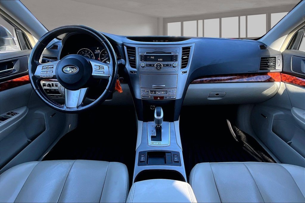 Used 2011 Subaru Outback 2.5i Limited AWD/4WD image 16