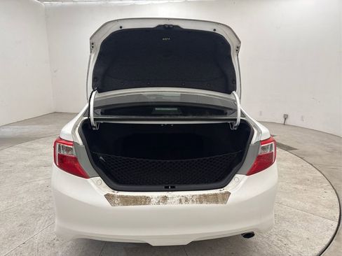 Used 2012 Toyota Camry SE image 18